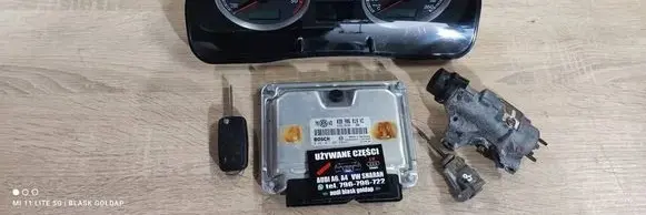 Volkswagen PASSAT B5.5 Engine control unit/module 038906019KC 3B0920829A 0281011204