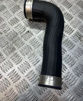 Volkswagen PASSAT B6 Intercooler hose/pipe 