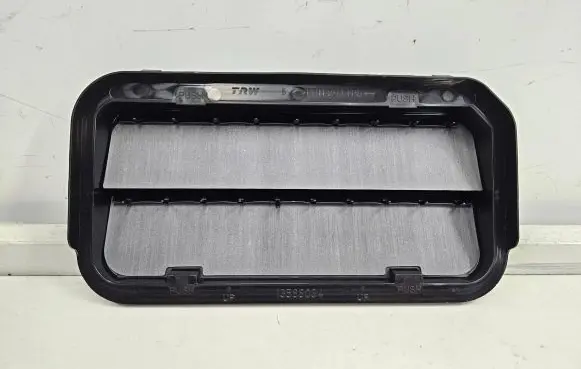 Opel Karl Quarter panel pressure vent 13588034 yr00206280
