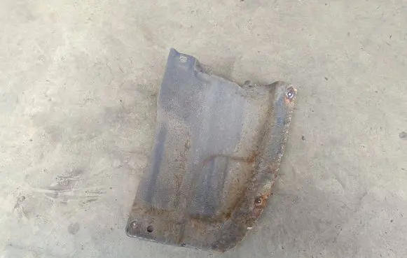 Mitsubishi L200 Rear mudguard 