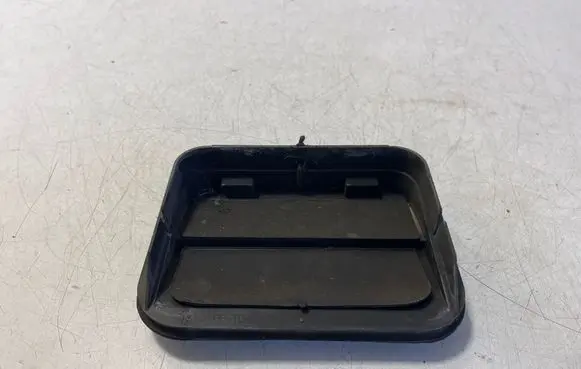 Tesla Model S Quarter panel pressure vent 2F2AB280B62AB