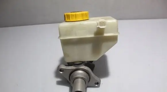 Jaguar XJ X351 Master brake cylinder 033508696