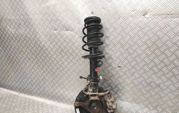 Toyota Yaris Front wheel hub spindle knuckle 