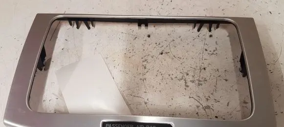 Radio/GPS head unit trim