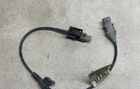 Opel Zafira B Front ABS sensor wiring 13118565