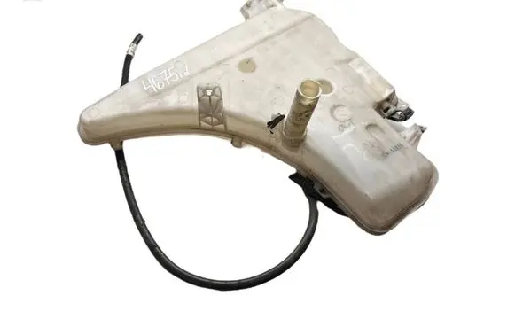 BMW 3 E92 E93 Windshield washer fluid reservoir/tank 7157144 7157146