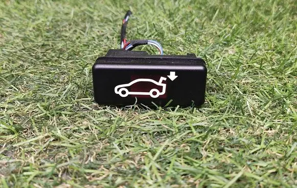 BMW 7 E65 E66 Tailgate/boot open switch button 8375580