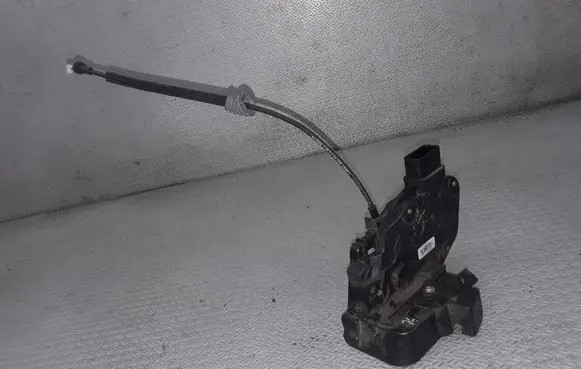 Volvo V50 Rear door lock 30699803