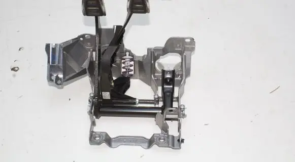 Audi A4 S4 B9 8W Pedal assembly 8W2721140A 8W2721117