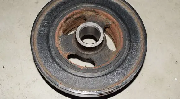 BMW 5 E39 Crankshaft pulley 1438995