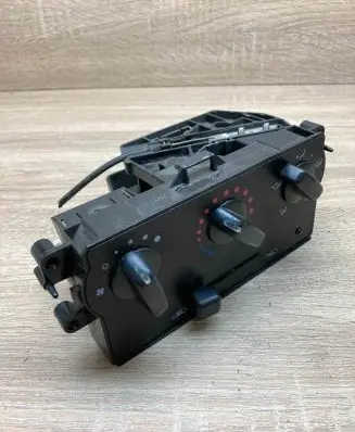 Nissan Micra Climate control unit 7040230732