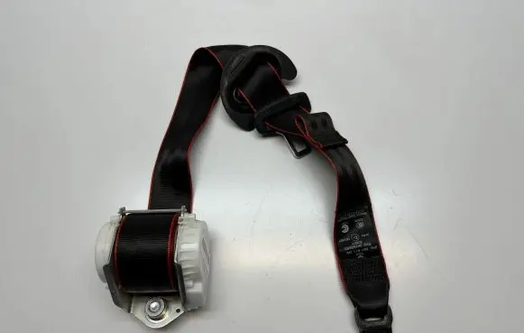 Volkswagen Amarok Rear seatbelt 2H0857811 34165693 40801