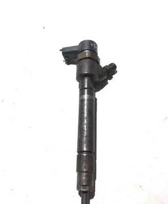 Volvo XC70 Fuel injector 30750283