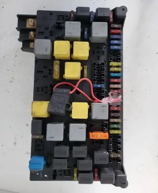 Mercedes-Benz ML W163 Fuse box set 1635450205 08200101