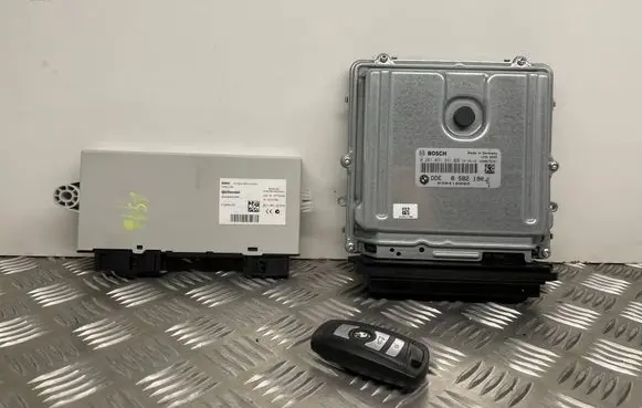 BMW 5 F10 F11 Engine ECU kit and lock set 8582190 9359013