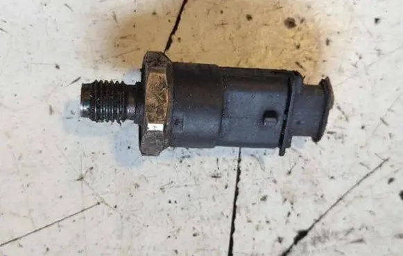 Fuel pressure sensor