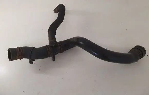 Volkswagen Touran I Engine coolant pipe/hose