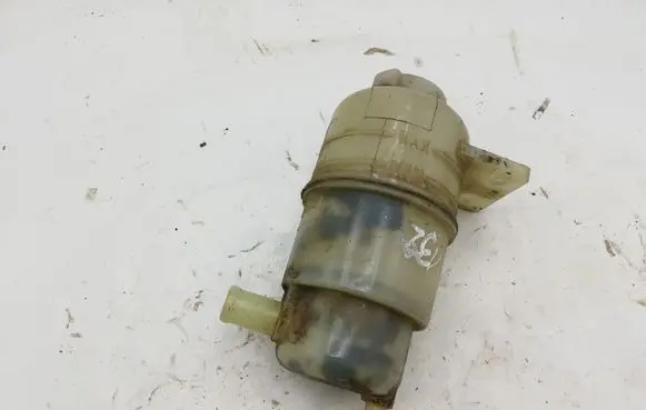 Mitsubishi L200 Power steering fluid tank/reservoir NOCODE