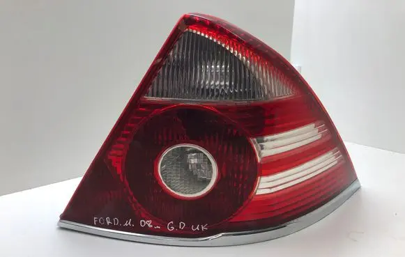 Ford Mondeo Mk III Rear/tail lights 6S7113404A