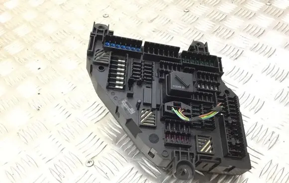 BMW 6 F12 F13 Fuse module 9252813