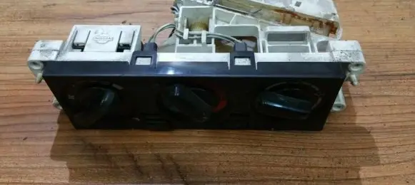 Nissan Almera Climate control unit