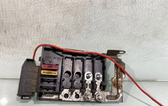 Volkswagen Golf IV Fuse module