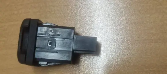 Honda FR-V AUX in-socket connector M34736