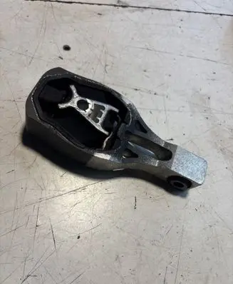 Citroen C5 Aircross II Engine mount bracket 9811786680
