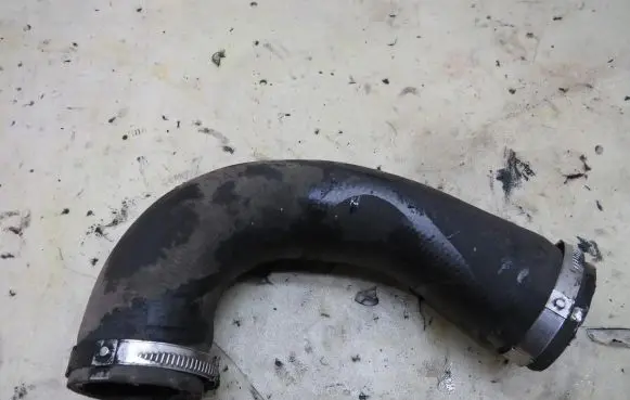 Audi Q5 SQ5 Intercooler hose/pipe 03L121071B