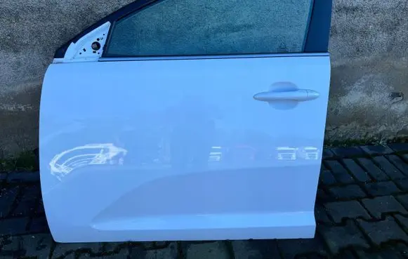 KIA Sportage Front door 