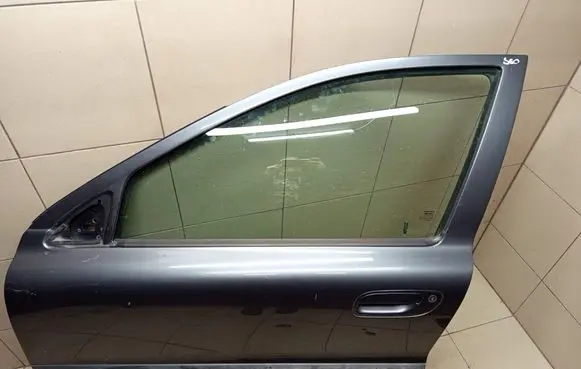 Volvo S60 Front door