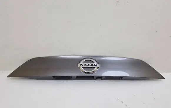 Nissan Qashqai Trunk door license plate light bar 5481U100