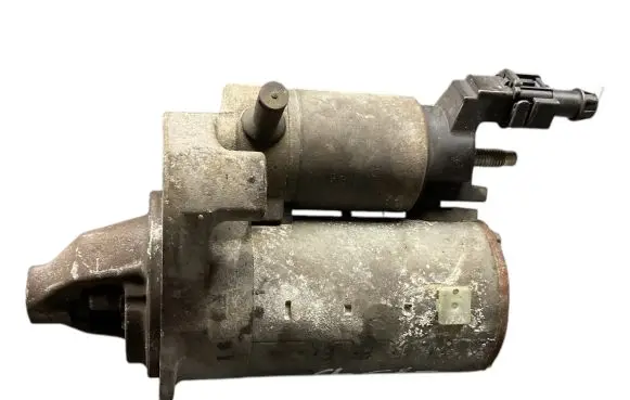 Peugeot 208 Starter motor 4280008331 K5039 9671530880