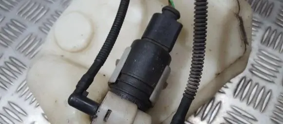 Volkswagen Sharan Windscreen/windshield washer pump
