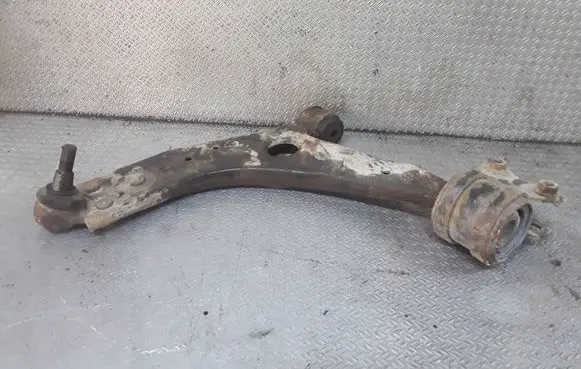 Ford Focus Front lower control arm/wishbone 