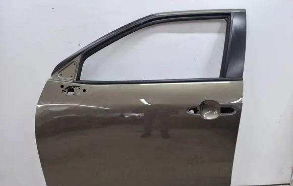 Toyota Yaris Cross Front door