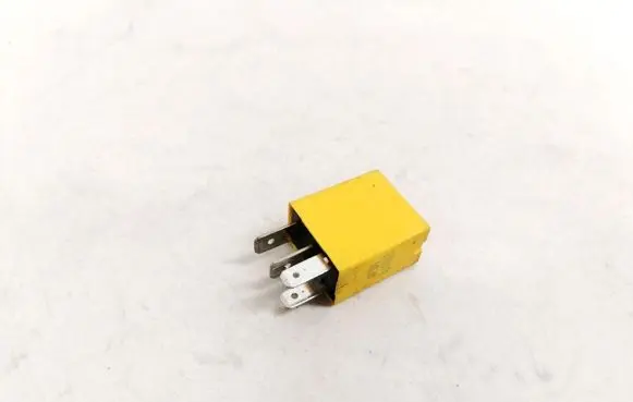 Opel Zafira A Other relay 24433728 29200076