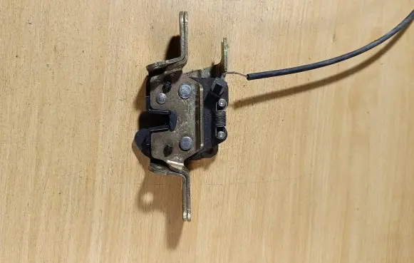 Ford Mondeo MK I Tailgate/trunk/boot lock/catch/latch 93BBF613D61
