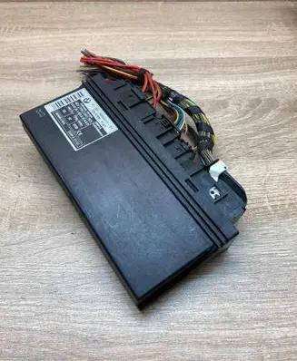 BMW 5 E60 E61 Comfort/convenience module 6969012 5WK49110 WITHPLUG