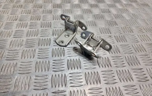 Rear door hinge set