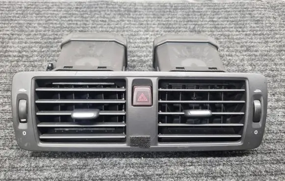Volvo V50 Dash center air vent grill 30722777 150805B2 Y01145