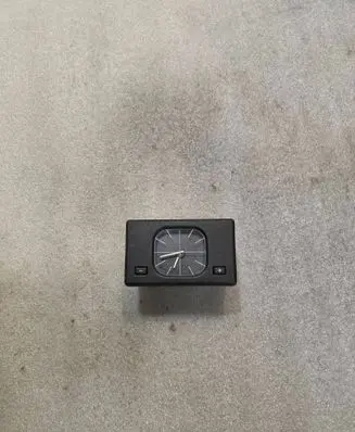BMW 5 E34 Clock 62131374282 1374282 164931