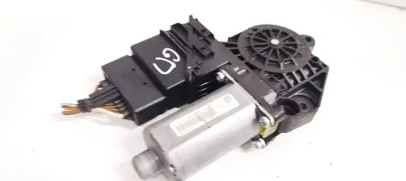 Volkswagen Golf Plus Rear door window regulator motor 5M0839402B