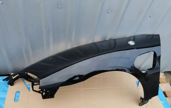 Porsche Taycan 9J1 Fender 9J1805625