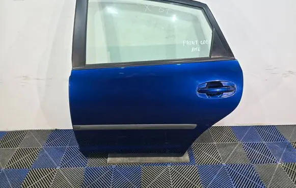 Toyota Prius (XW20) Rear door 