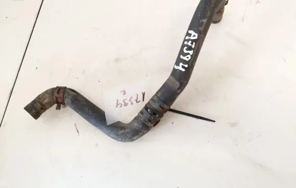 Volkswagen PASSAT B6 Engine coolant pipe/hose