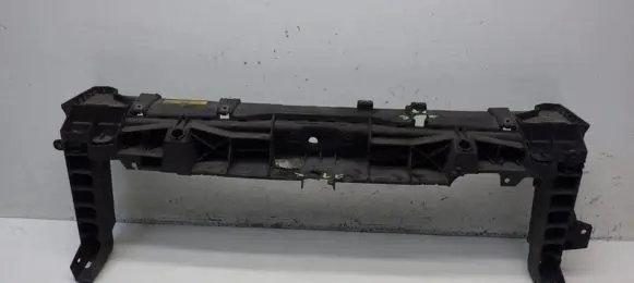 Opel Vivaro Radiator support slam panel