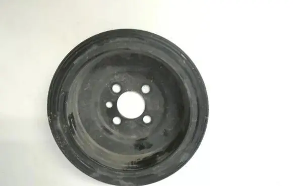 Volkswagen Golf VII Crankshaft pulley 04l105243