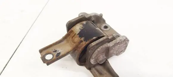 Mitsubishi Lancer X Engine mount bracket