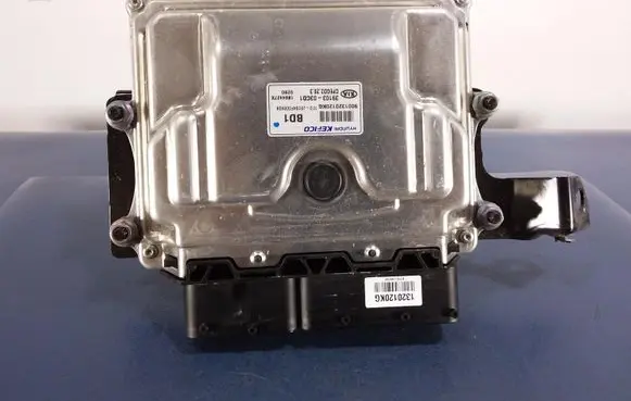 KIA Ceed Engine control unit/module ECU 39103-03CD1